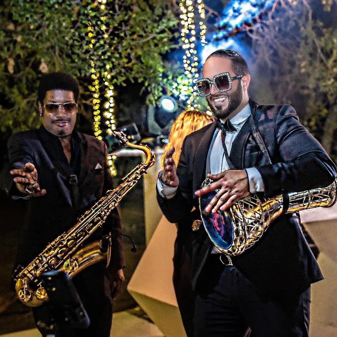 Darbuka and saxophone with the DJ